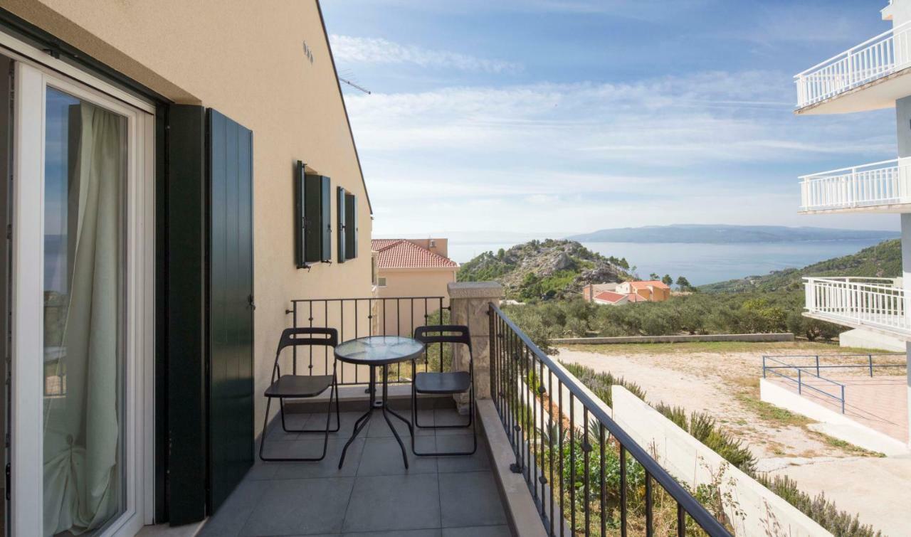 Apartments Denis Makarska Exteriör bild